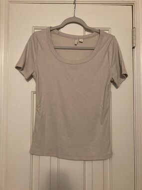 Cato Short Sleeve Scoop Neck Top - Light Beige